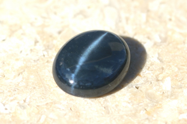 ブルースターサファイア【20】ルース・カボション（10×8mm）