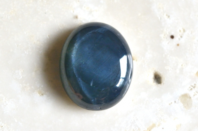 ブルースターサファイア【21】ルース・カボション（10×8mm）