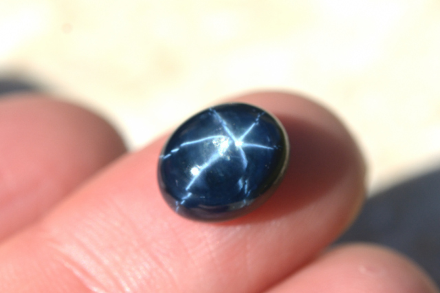 ブルースターサファイア【22】ルース・カボション（10×8mm）
