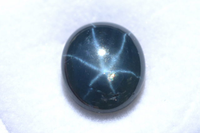 ブルースターサファイア【23】ルース・カボション（9.5×8mm）