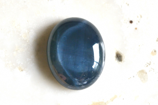 ブルースターサファイア【23】ルース・カボション（9.5×8mm）