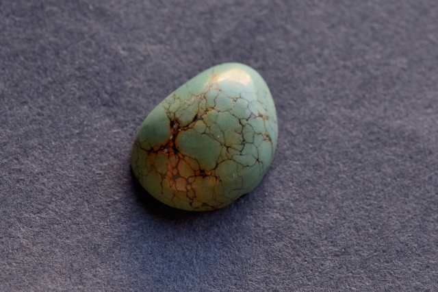 ターコイズ（チベット産）【36】ルース・カボション（19×14mm）