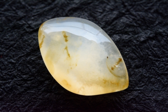 水入り瑪瑙【8】ルース・カボション・磨き原石（36.5×23.5mm）