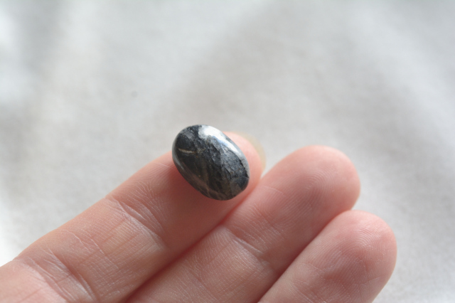 ホワイトバッファロー【1】（14×10mm）