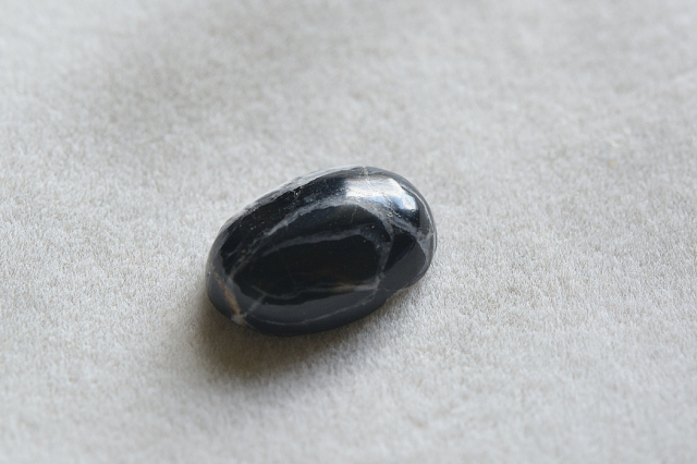 ホワイトバッファロー【3】（14×10mm）