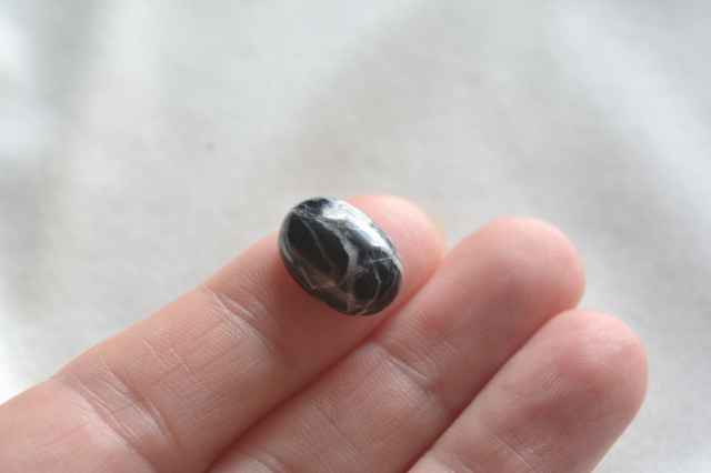 ホワイトバッファロー【3】（14×10mm）