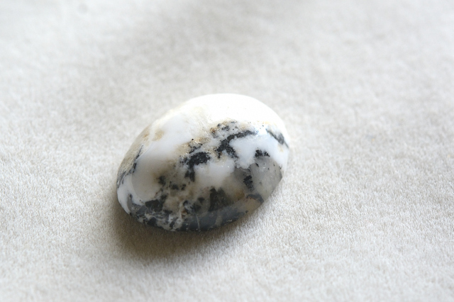 ホワイトバッファロー【7】（19.5×15mm）