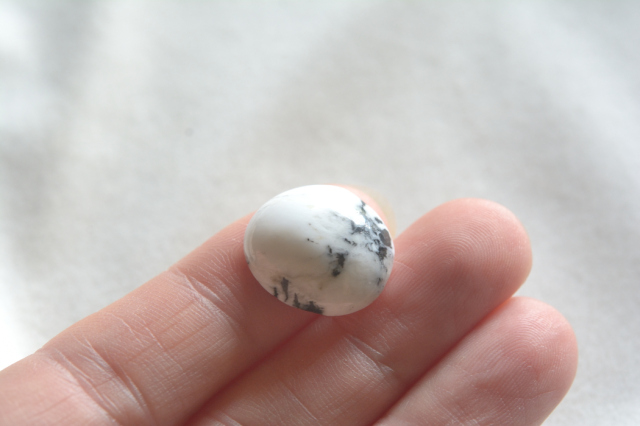 ホワイトバッファロー【7】（19.5×15mm）