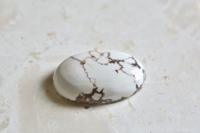 ワイルドホース【9】ルース・カボション（25.5×17mm）