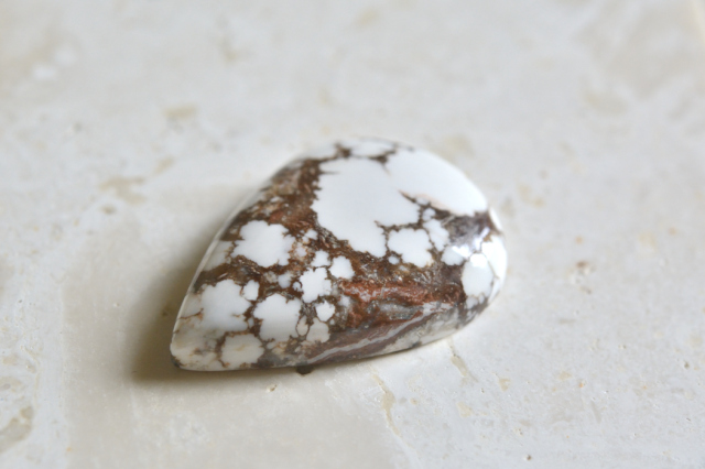 ワイルドホース【15】ルース・カボション（29.5×20.5mm）