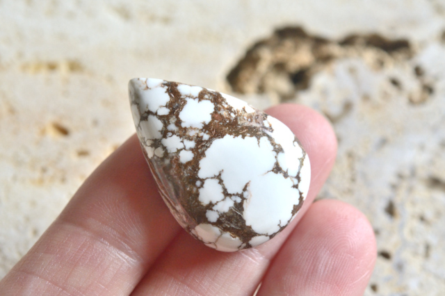 ワイルドホース【15】ルース・カボション（29.5×20.5mm）