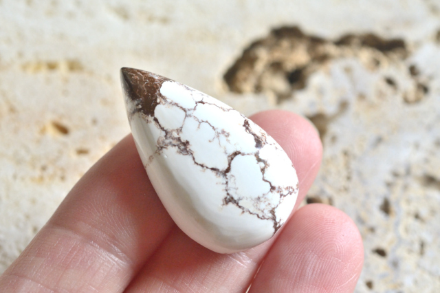 ワイルドホース【17】ルース・カボション（32.5×18.5mm）