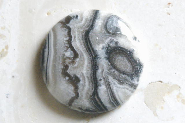 ゼブラカルサイト【6】ルース・カボション（28×28mm）