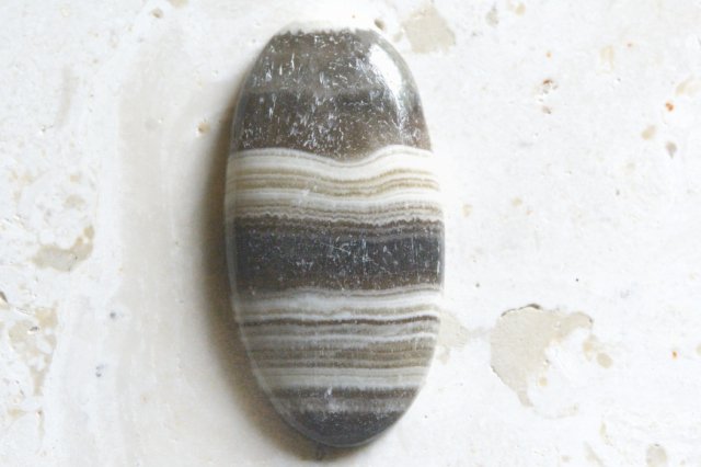 ゼブラカルサイト【11】ルース・カボション（41×21mm）