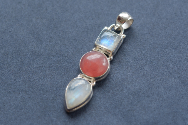 レインボームーンストーン＆インカローズ【13】ネックレス・ペンダントトップ