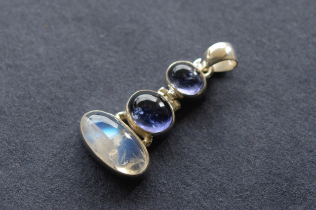 アイオライト＆レインボームーンストーン【22】ネックレス・ペンダントトップ