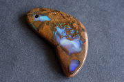 ボルダーオパール【35】ルース・カボション（43×24mm）