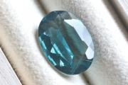 ブルーフローライト【78】ルース・カボション・ファセットカット　（18×13mm）