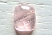 モルガナイト【20】ルース・カボション（15.5×13mm）