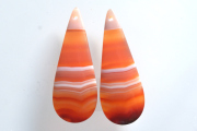 サードオニキス（紅縞瑪瑙）・ペア　穴あき【4】ルース・カボション（31.5×12mm）