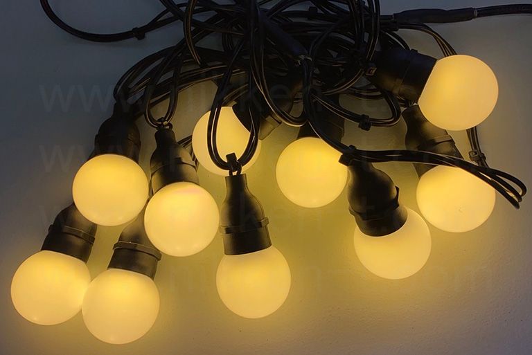 ※電源別売り　２芯グローブストリングライト　RY3　乳白球　45ｍｍ球　10灯