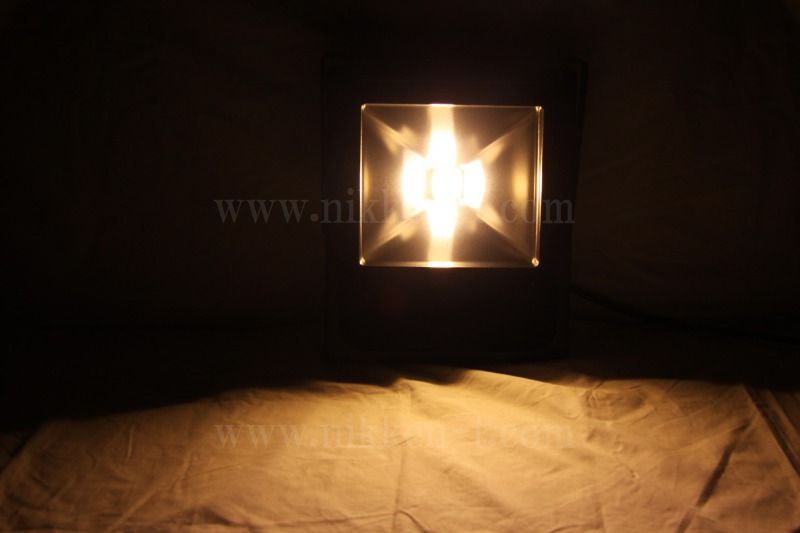 LED投光器、矩形、スリム筐体(黒)、50W、電球色