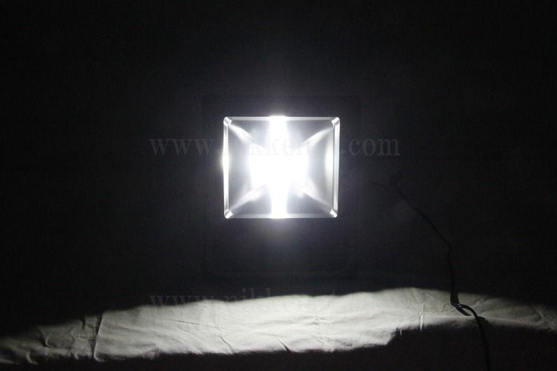 LED投光器、矩形、スリム筐体(黒)、50W、ホワイト