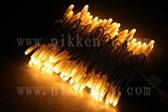 LEDイルミネーション、ストリング(ストレート)、常点、プロ仕様(V4)、100球、シルバーコード、電球色(オレンジゴールド)