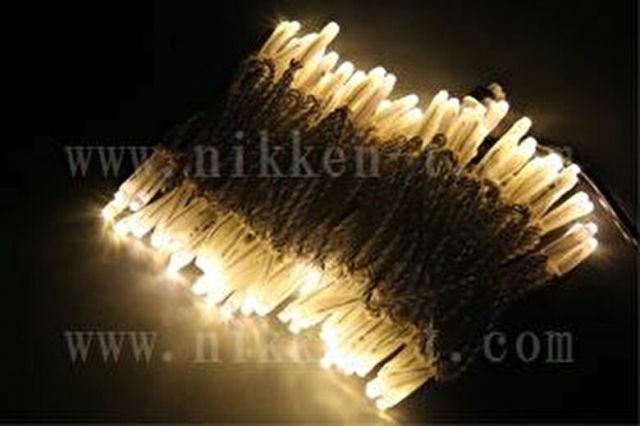 LEDイルミネーション、ストリング(ストレート)、常点、プロ仕様(V4)、100球、シルバーコード、電球色（イエローゴールド）