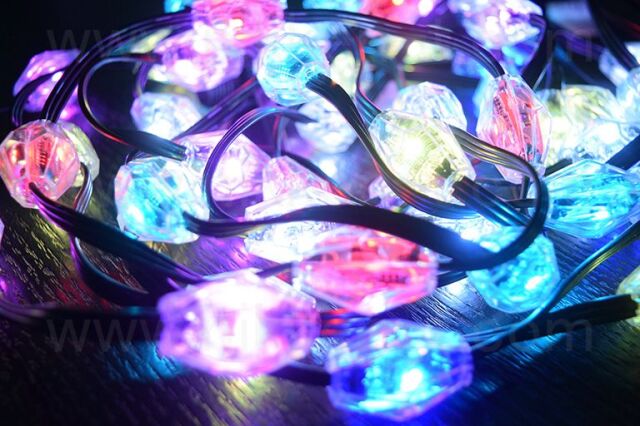 ※電源・コントローラ別売り※ SPI対応RGBピクセルストリングR2 両面発光ダイヤ型 1ピクセル1アドレス DC12V UCS2903 50ピクセル ピッチ10cm 黒コード