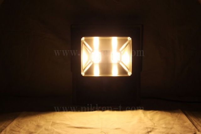 LED投光器、矩形、スリム筐体(黒)、100W、電球色