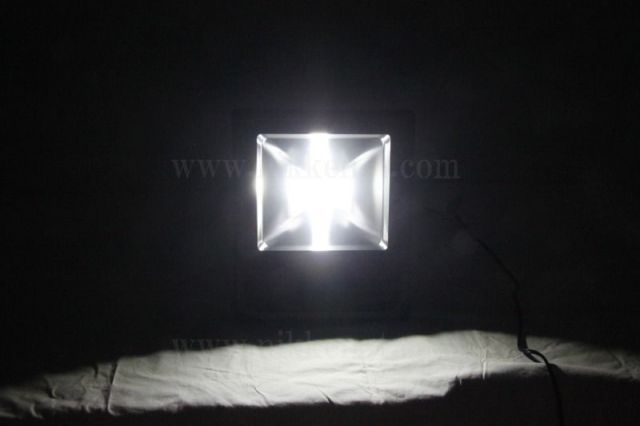 LED投光器、矩形、スリム筐体(黒)、50W、ホワイト