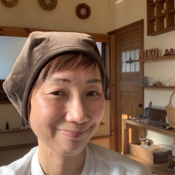 裏地スマイルコットンのコールテンベレー帽子（ブラウン）