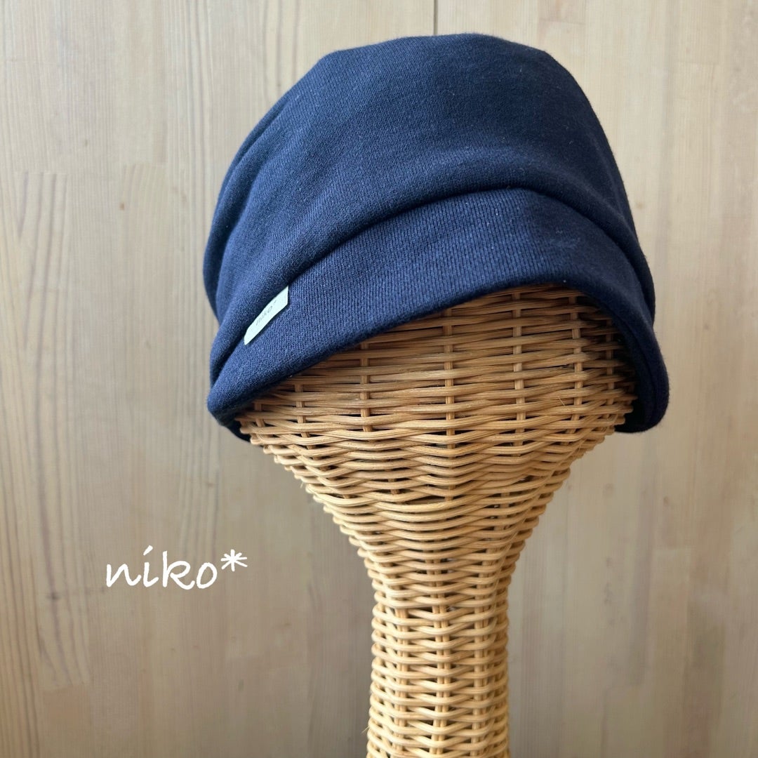 つば付きスエットニットキャップ（ネイビー）