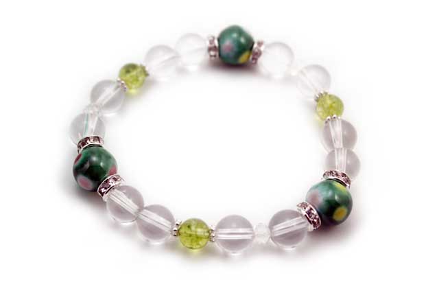 有田焼と天然石のブレスレット(Arvo) 三つ玉釉彩グリーン水玉水晶ペリドット