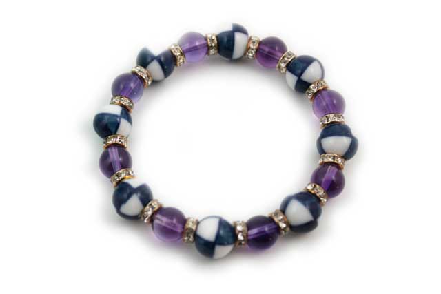 有田焼と天然石のブレスレット(Arvo) 八つ玉染付市松紋様アメジスト