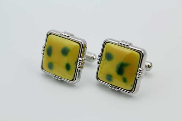 有田焼カフスボタン 黄グリーン 角型