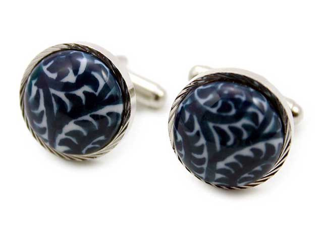 有田焼カフスボタン 染付たこ唐草 丸型