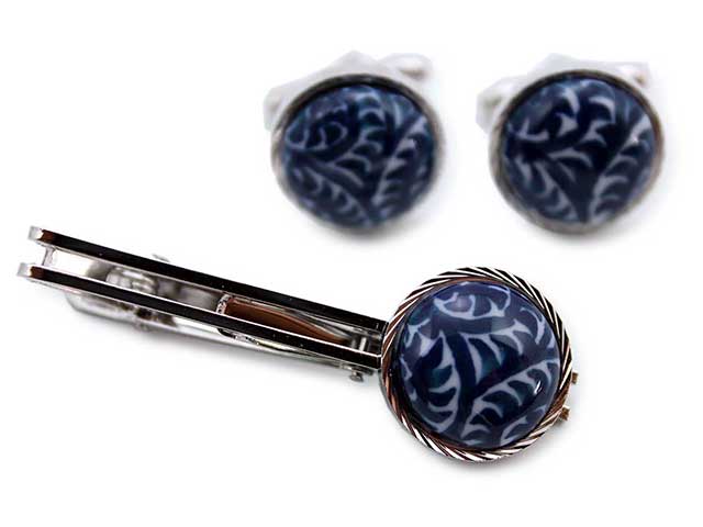 有田焼カフスタイピンセット 染付たこ唐草 丸型