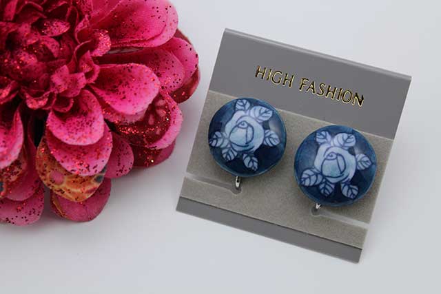 有田焼イヤリング 染付薔薇