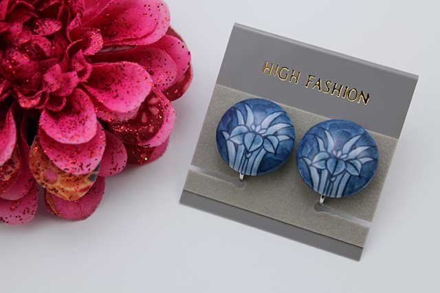 有田焼イヤリング 染付アヤメ