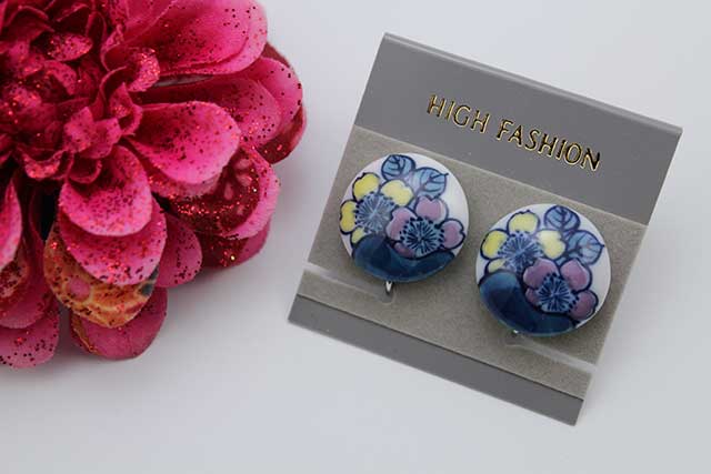 有田焼イヤリング 染錦岩桜