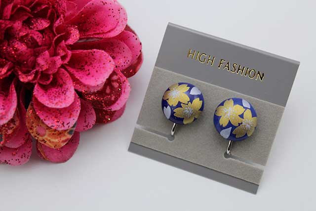 有田焼イヤリング るり金桜紋様