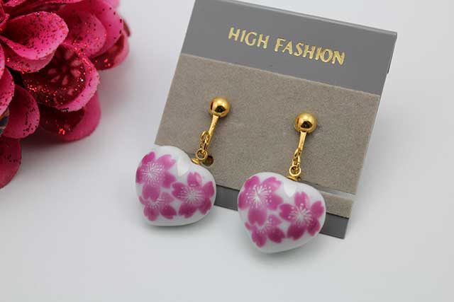 有田焼イヤリング ハート 桜紋様