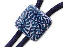 有田焼ループタイ 染付たこ唐草 角