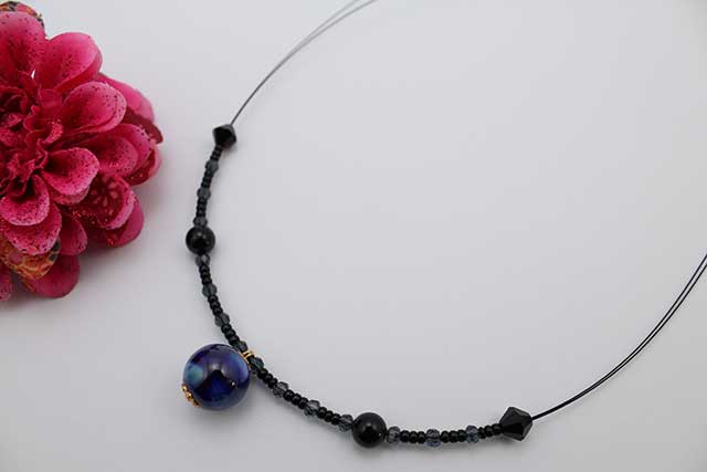 有田焼磁器玉天然石ペンダント(Arvo) 釉彩瑠璃ブルーオニキス