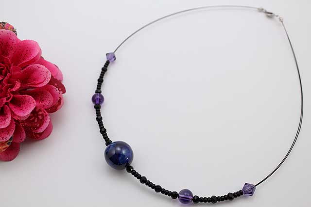 有田焼磁器玉天然石ペンダント(Arvo) 釉彩瑠璃ブルーアメジスト