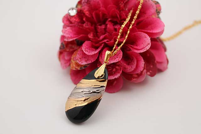 有田焼両面ペンダント 小  流星ブラック