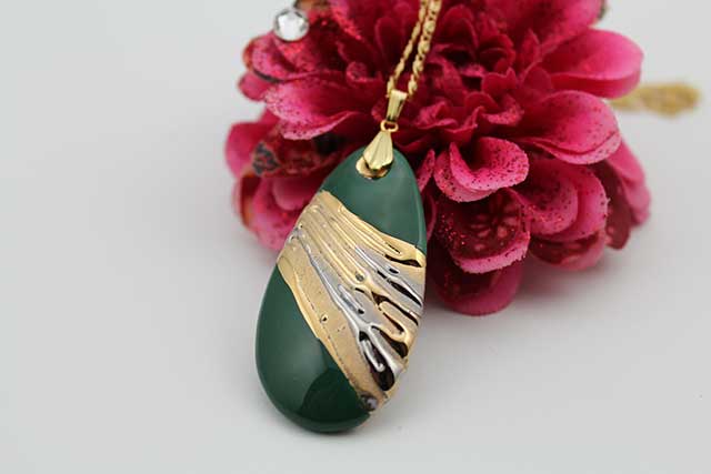 有田焼両面ペンダント 大  流星グリーン