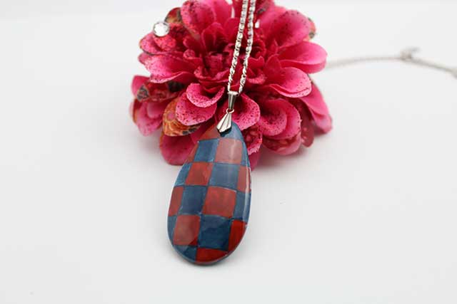 有田焼両面ペンダント 大  染錦市松紋様